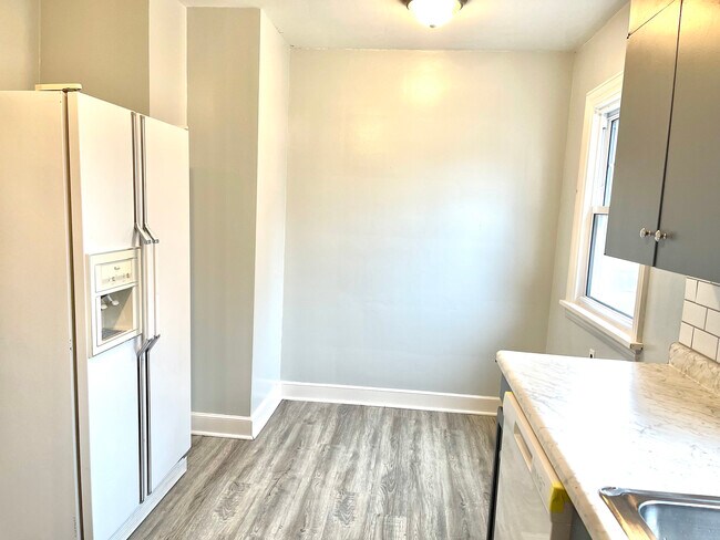 Building Photo - 515 E William St