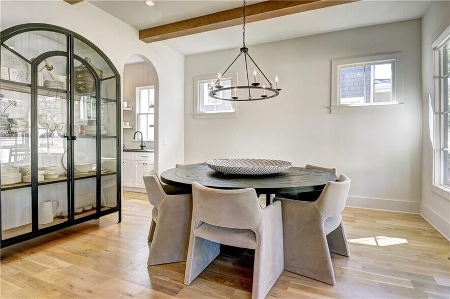 Building Photo - 1268 Hayes Dr SE