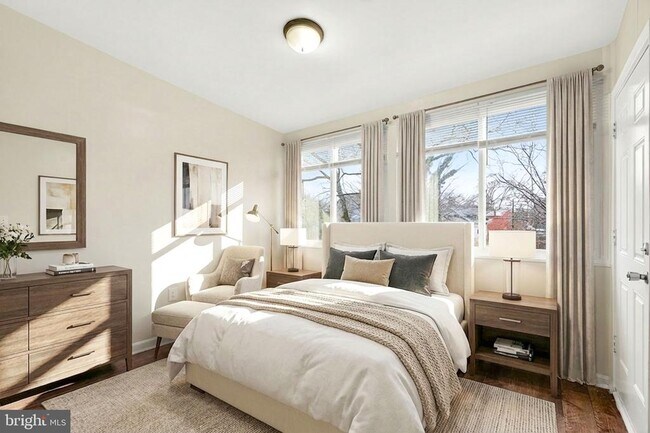 Building Photo - 3207 11th Pl SE