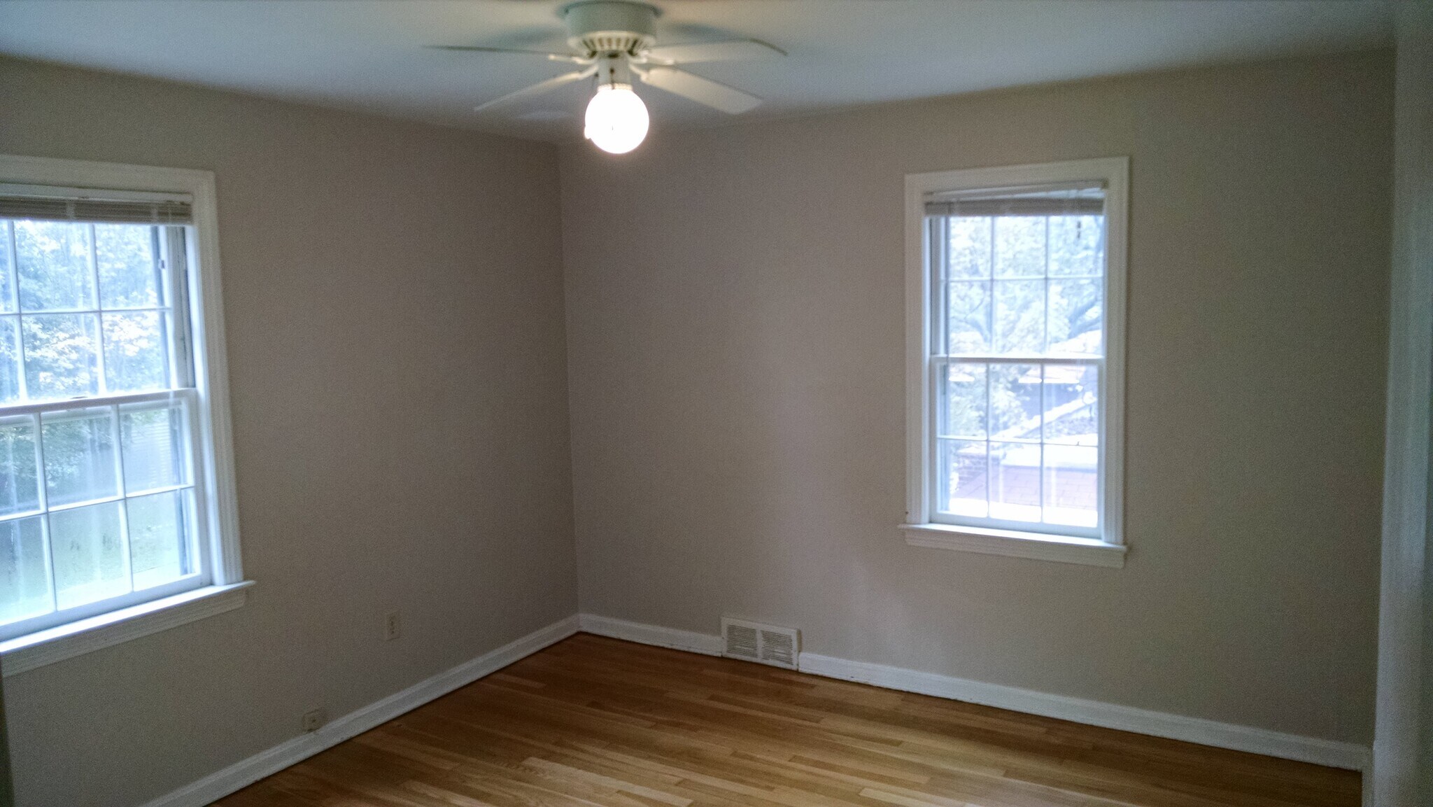 Second Bedroom - 18725 Chagrin Blvd