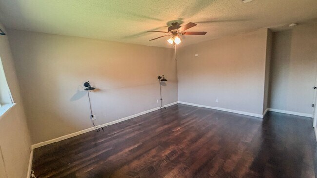 Building Photo - Ready to Move In 3-Bedroom Living with Modern Comforts in The Colony, TX