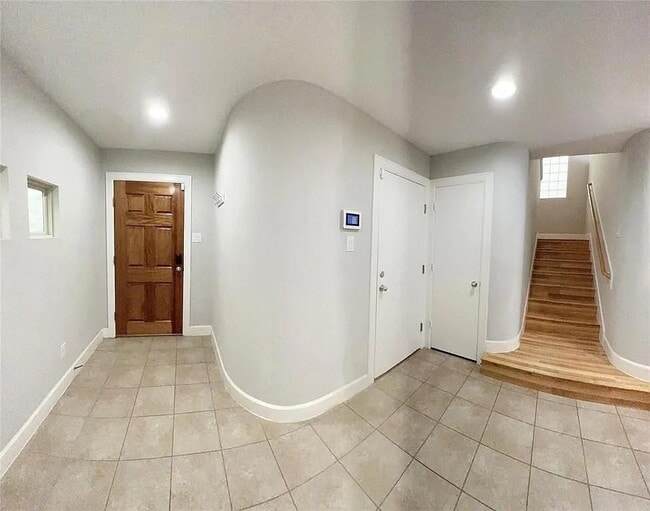 Building Photo - 3604 Main Plaza Dr