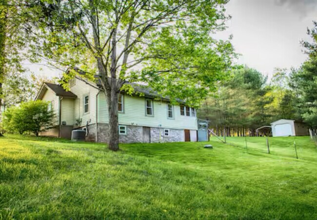 Building Photo - 83 Piney Mountain Church Rd