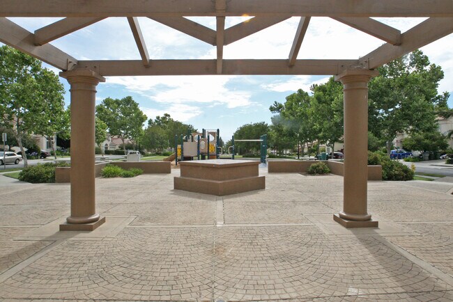 Building Photo - Newer Evergreen home faces neighborhood park - Great Evergreen schools