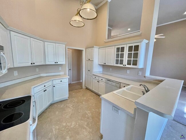 Building Photo - 103 Oros Point