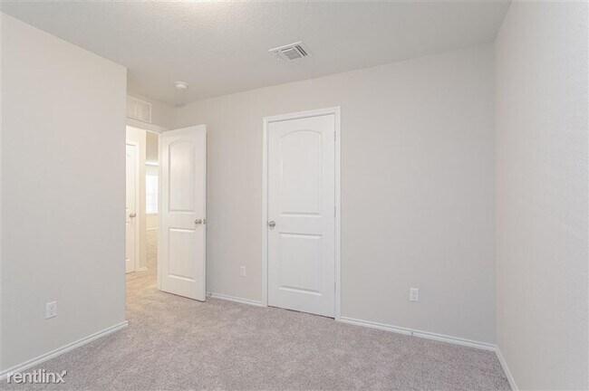 Building Photo - 632 Reinhardt Blvd