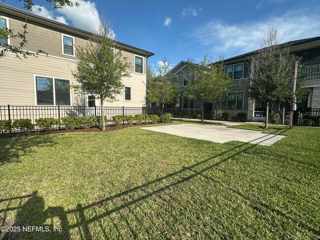 Building Photo - 2969 Fleur Ln
