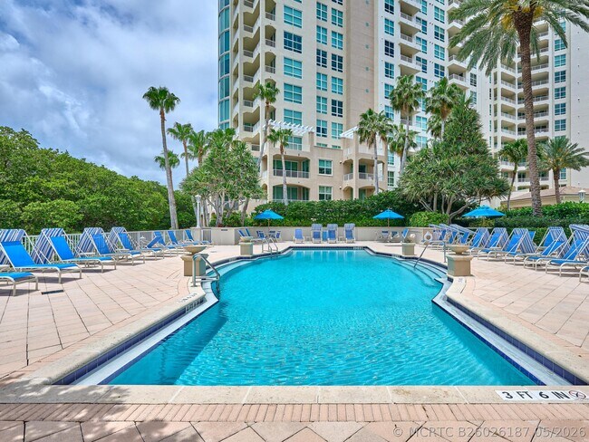 Building Photo - 3720 S Ocean Blvd