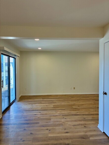 Building Photo - 3408 SW Burnett Rd