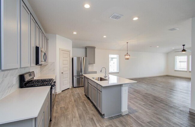Building Photo - 14543 Rain Tree Dr