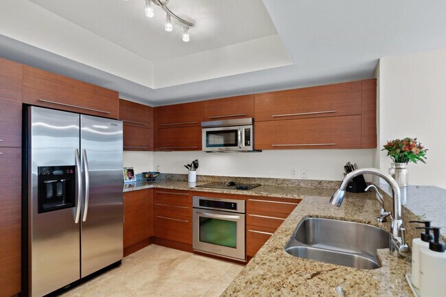 Building Photo - 2641 N Flamingo Rd