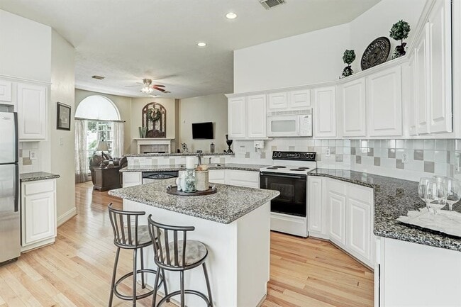 Building Photo - 907 Norfolk Dr