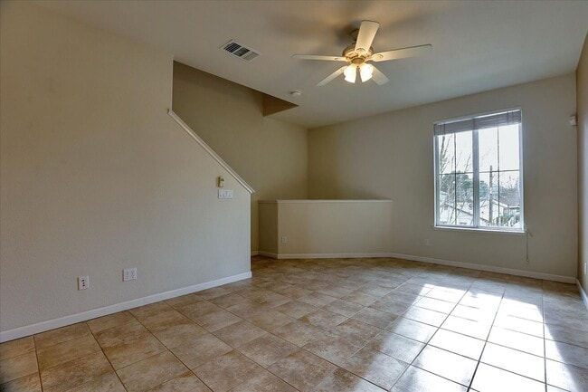 Building Photo - 1128 Campbell Ave