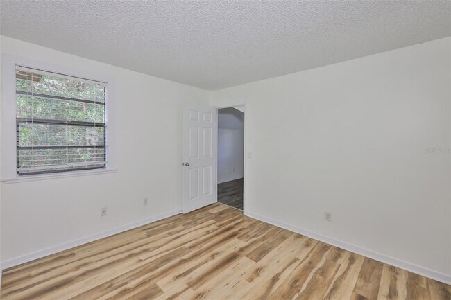 Building Photo - 13703 Sweetwater Cove Pl