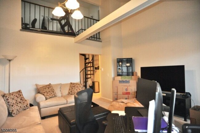 Building Photo - 3320 Richmond Ct