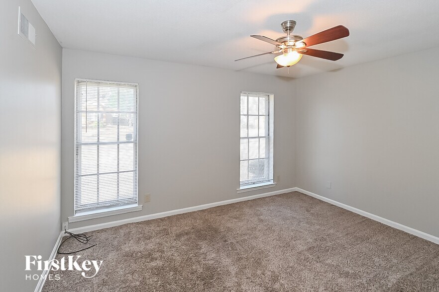 Building Photo - 3148 Glen Echo Dr