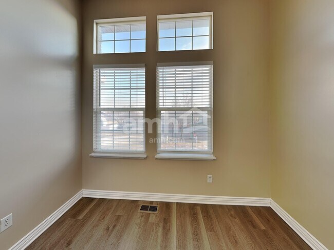 Building Photo - 5129 W Amber Rose Ln