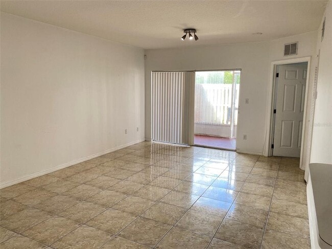 Building Photo - 495 Las Cortes Ln
