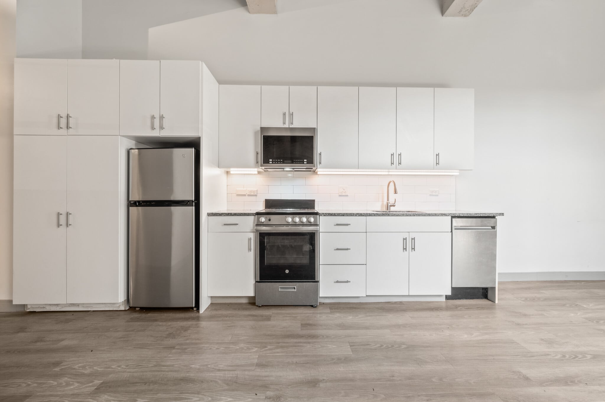 Building Photo - 103 Allyn St