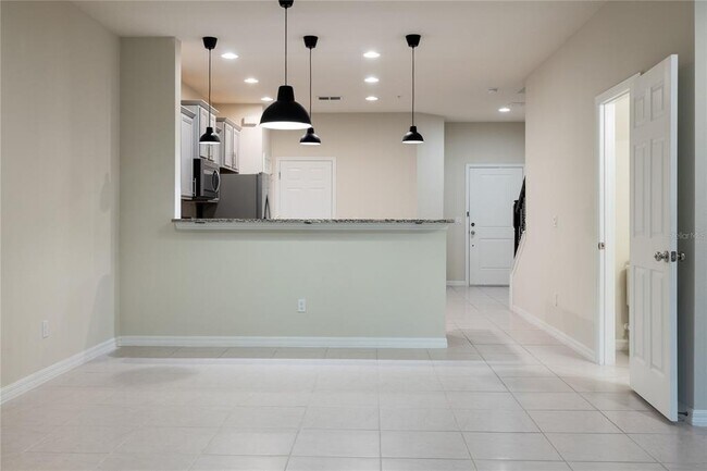 Building Photo - 1280 Pavia Dr