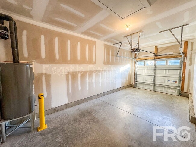 Building Photo - 1400 S Taylor St