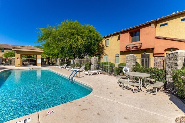 Building Photo - 2250 E Deer Valley Dr
