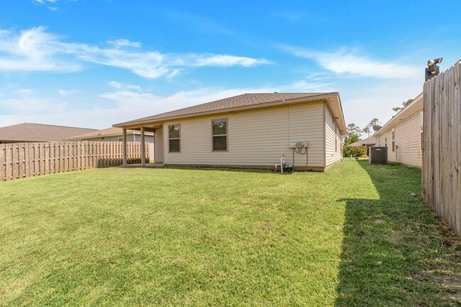 Building Photo - Available March 2nd