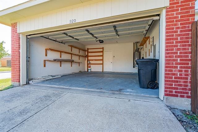 Building Photo - 920 Dogwood Ln