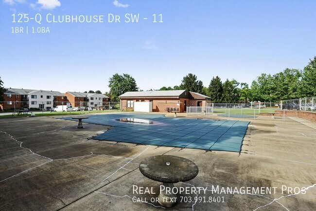 Building Photo - 125 Clubhouse Dr SW