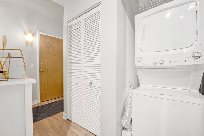 Building Photo - 1301 W Madison St