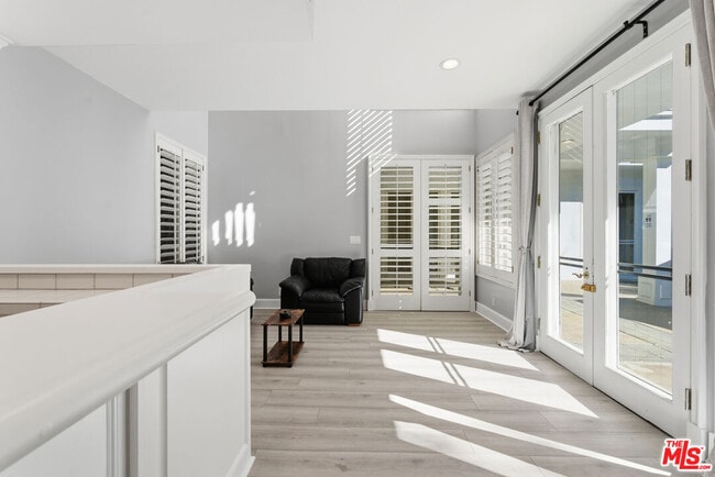 Building Photo - 703 Trenton Dr