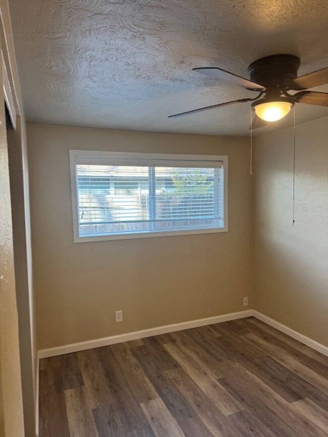 Building Photo - 524-526 MARIE