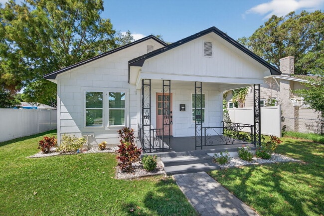 Building Photo - Fully Renovated 3 bedroom St. Pete Home | ...