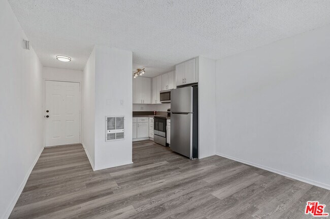 Building Photo - 12960 Dronfield Ave