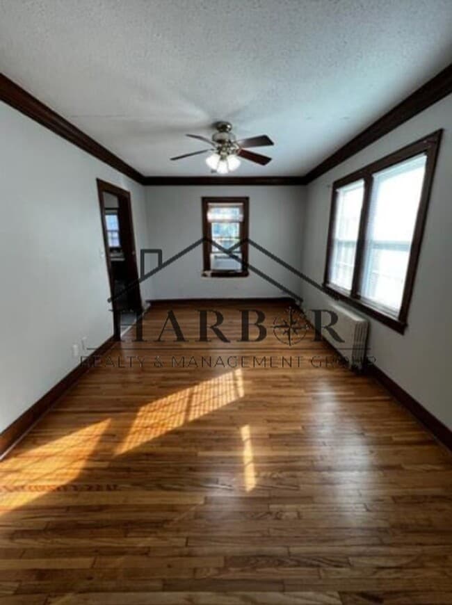 Building Photo - 1st Avenue SW Duplex