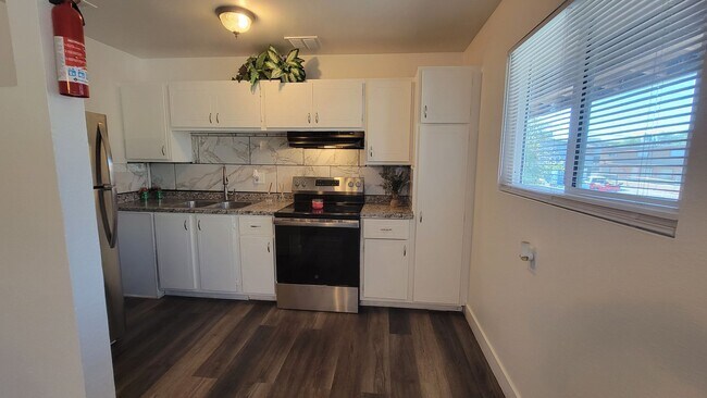 Building Photo - 2904 Marlin Ave