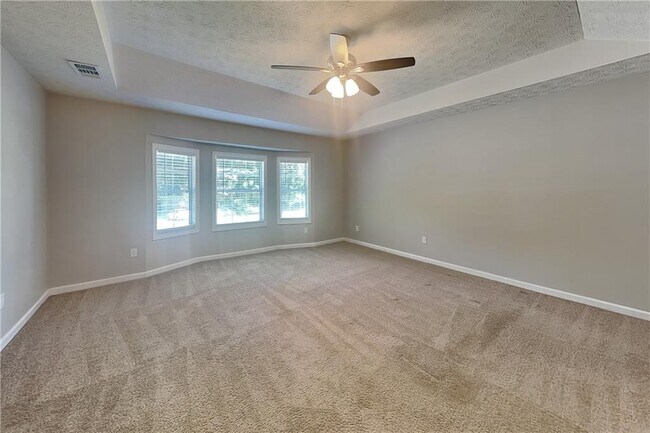 Building Photo - 1395 Chalet Cir
