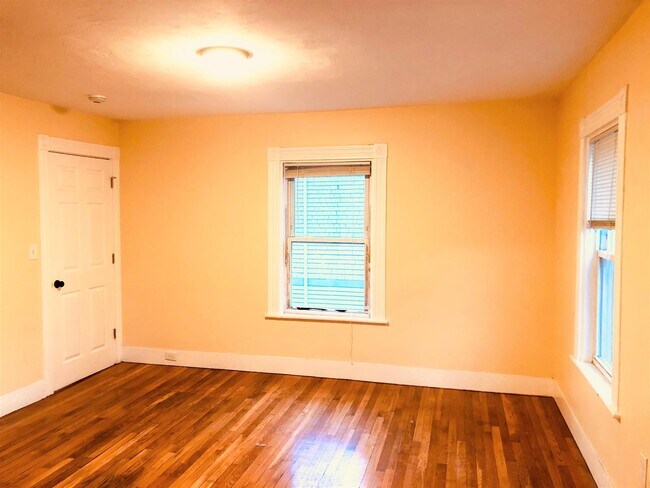 Building Photo - 5 Blake Ave