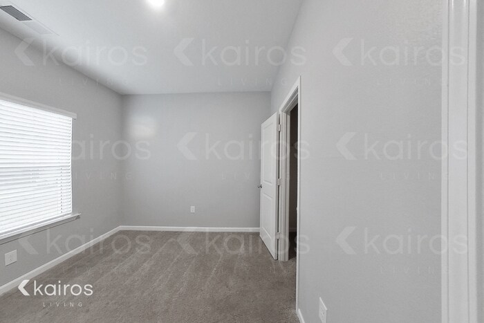 Building Photo - 108 Mayflower Cir