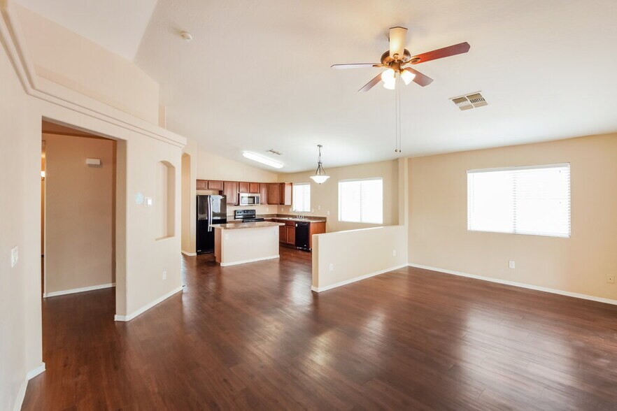Building Photo - 21818 W Sonora St