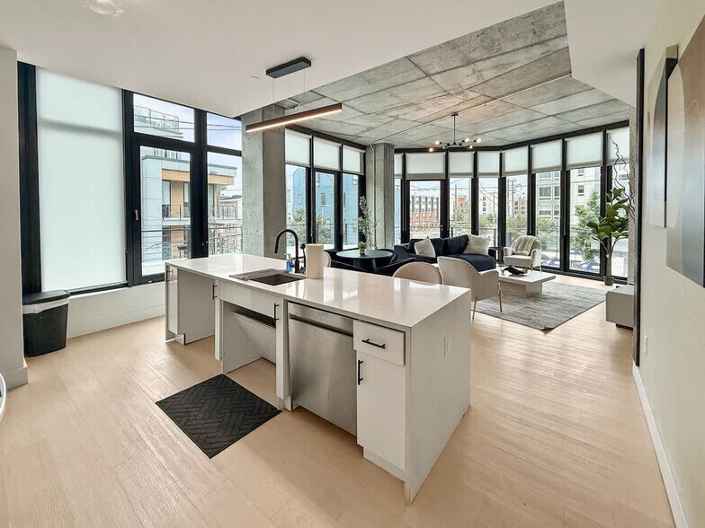 Building Photo - 1247 N 2nd St