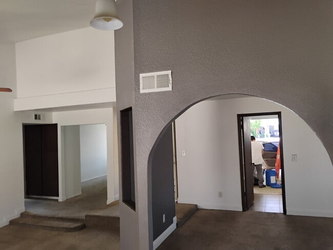 Building Photo - 12611 N 42nd Ave