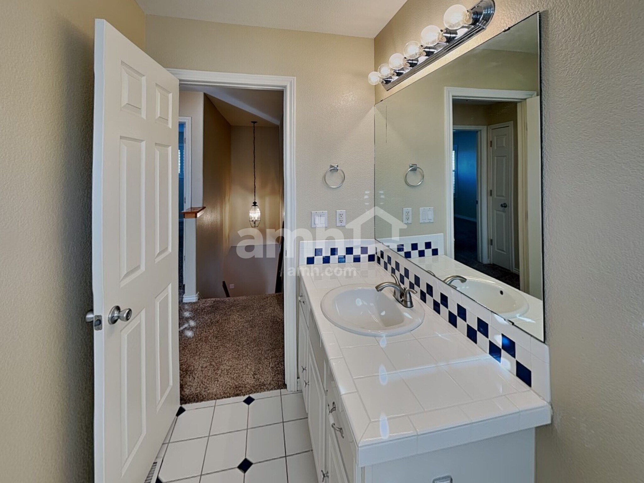 Building Photo - 439 Longspur Dr