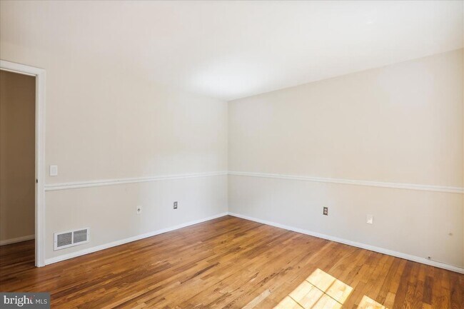 Building Photo - 8709 Sleepy Hollow Ln