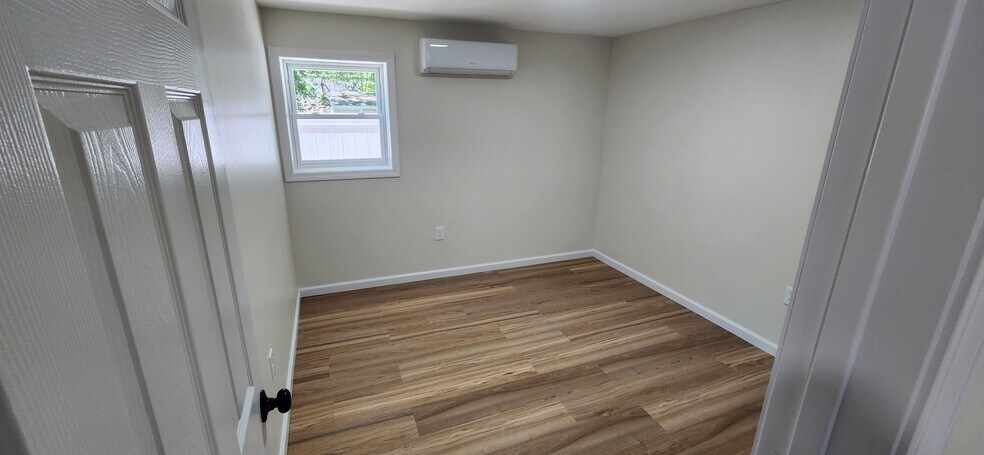 Building Photo - 107 Blanchard St