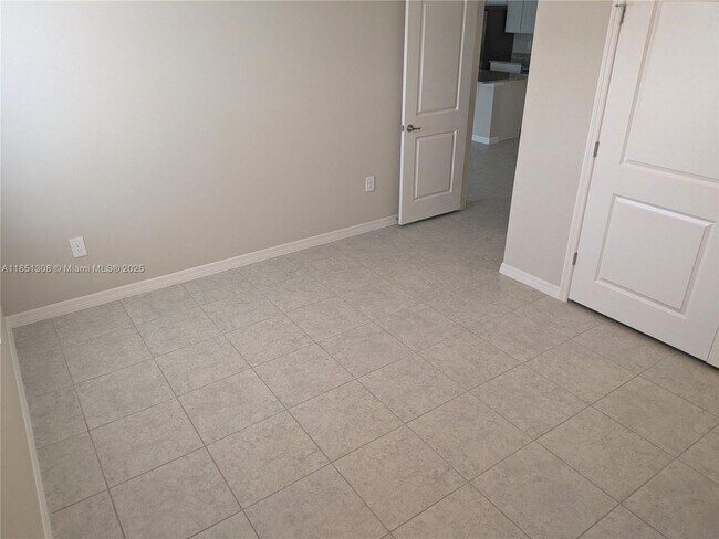 Building Photo - 506 Hamy St