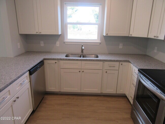 Building Photo - 1132 Mulberry Ave