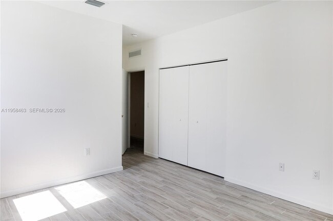 Building Photo - 160 NE 57th St