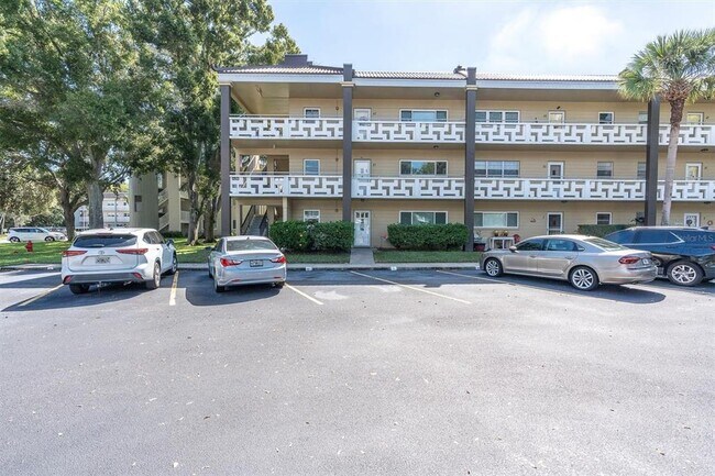 Building Photo - 2417 Persian Dr