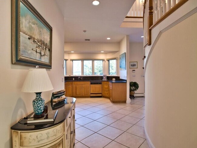 Building Photo - 149 Nanaquaket Rd